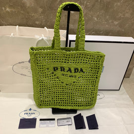 The new raffia fiber tote bag / Green