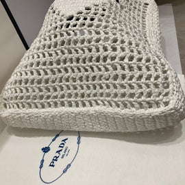 The new raffia fiber tote bag / White