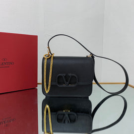 0005 Black Box Style Crossbody Cubic Small Bag