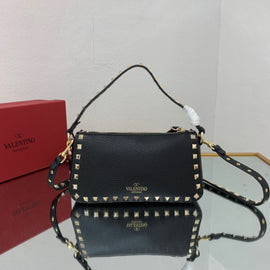 Black Small Rockstud V4700 CrossBoddy